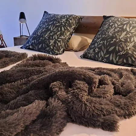 La De - D'hotes Troyes